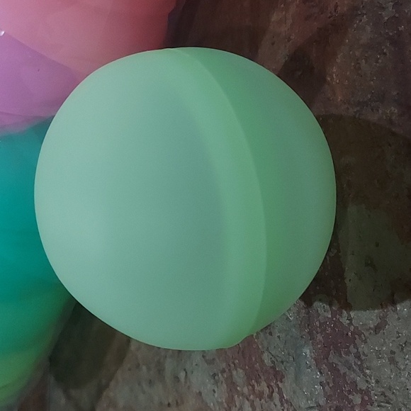 20 Pack Reusable Water Balls - Picture 3 of 4